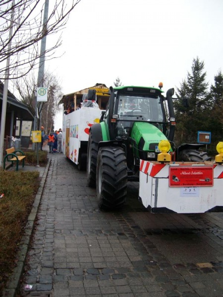 Datei:2009-02-23-Zug Ringen-IS01.jpg
