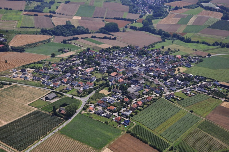 Datei:2009-08-04-Luftbild Doelling-08.jpg